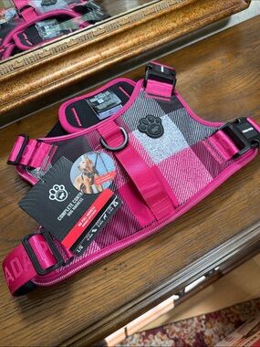 Canada Pooch Dog Harness Complete Control- Pink Plaid. Size Large. 25-50 lbs.